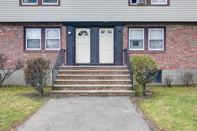 $2,450 | 23 Langley Circle, Unit 1, Quincy, MA 02170