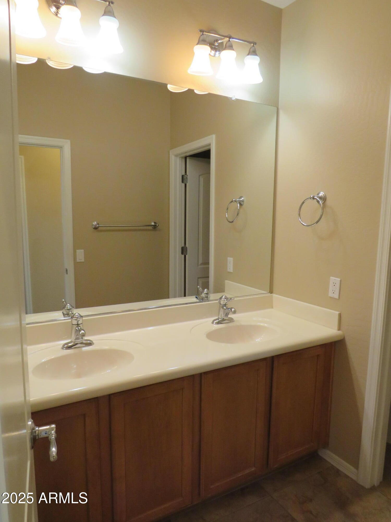 28822 North 20th Lane Phoenix, AZ 85085 - Photo 13 of 35 IMG_4526