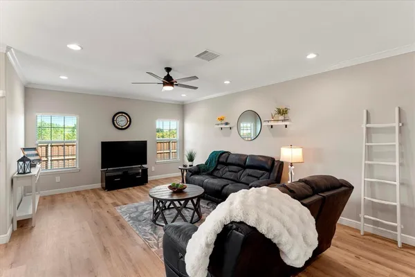 $350,000 | 102 Wesson Street, Gun Barrel City, TX 75156