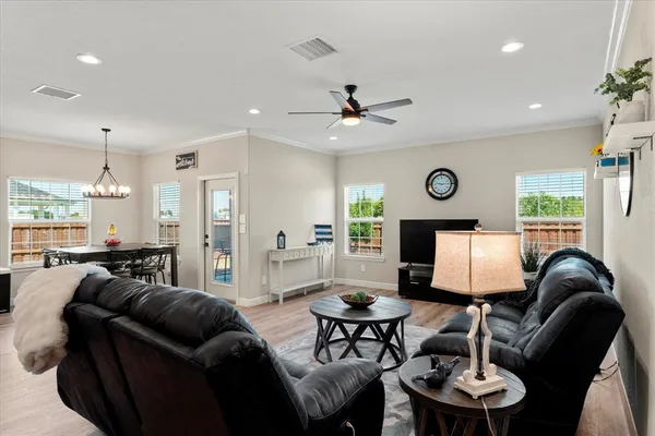 $350,000 | 102 Wesson Street, Gun Barrel City, TX 75156