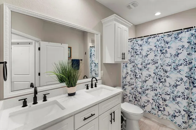 $359,000 | 102 Wesson Street, Gun Barrel City, TX 75156