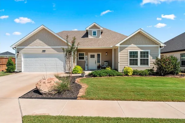 $350,000 | 102 Wesson Street, Gun Barrel City, TX 75156