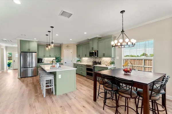 $350,000 | 102 Wesson Street, Gun Barrel City, TX 75156