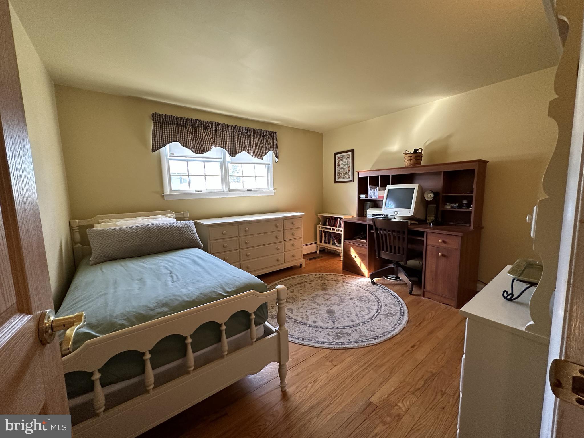 833 Roger Road Warminster, PA 18974 - Photo 21 of 36 2nd bedroom