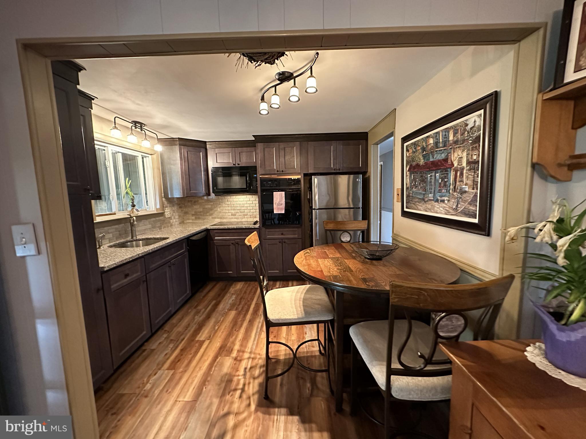 833 Roger Road Warminster, PA 18974 - Photo 10 of 36 Kitchen