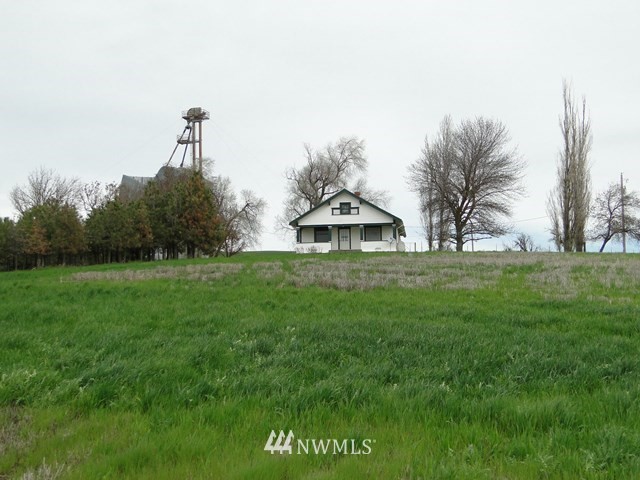3890 Upton Road Prescott, WA 99348 - Photo 1 of 31