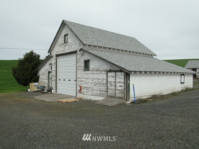 3890 Upton Road Prescott, WA 99348 - Photo 31 of 31 a view of a house with a yard
