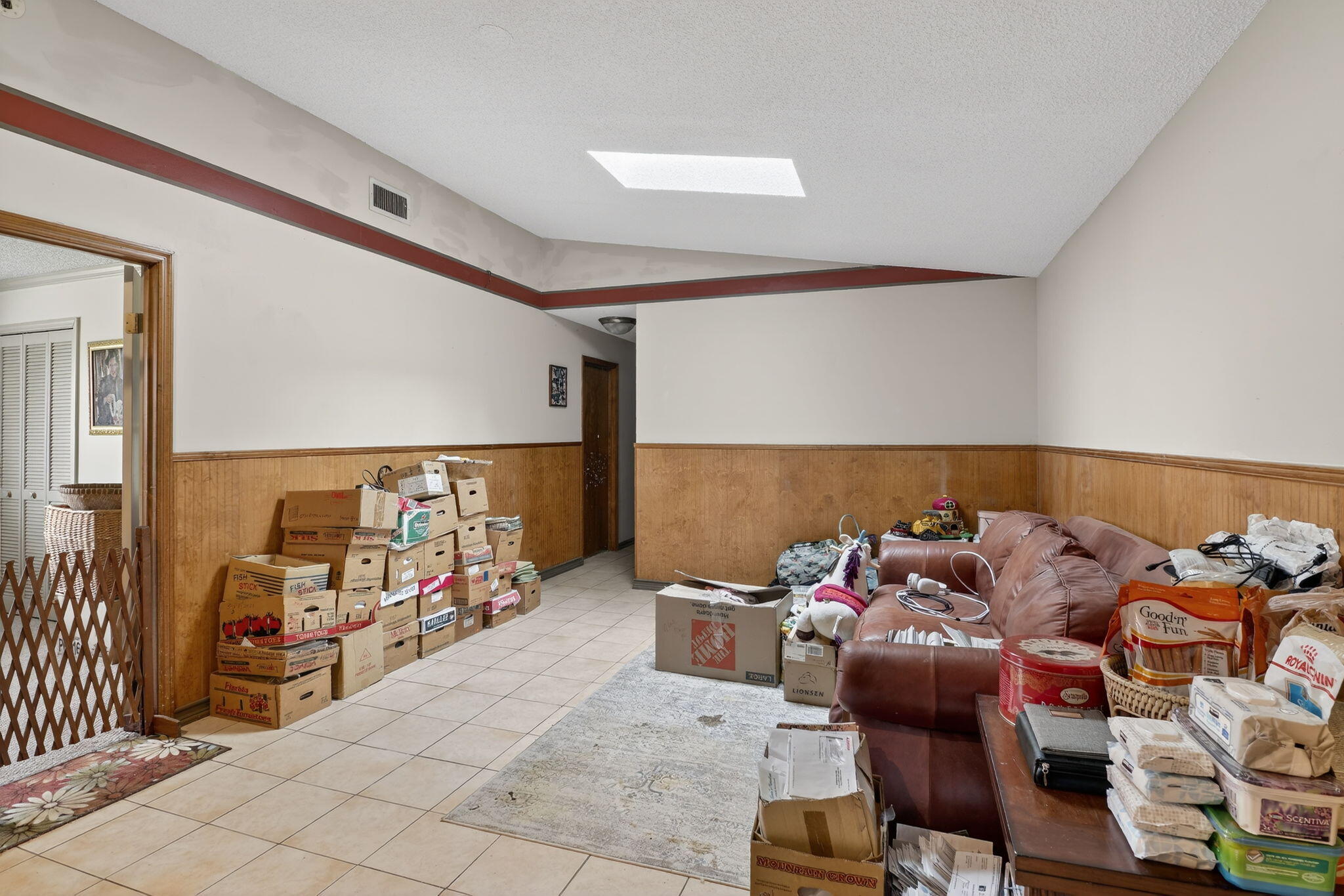 3133 Fairview Drive Melbourne, FL 32934 - Photo 20 of 45 a living room with furniture