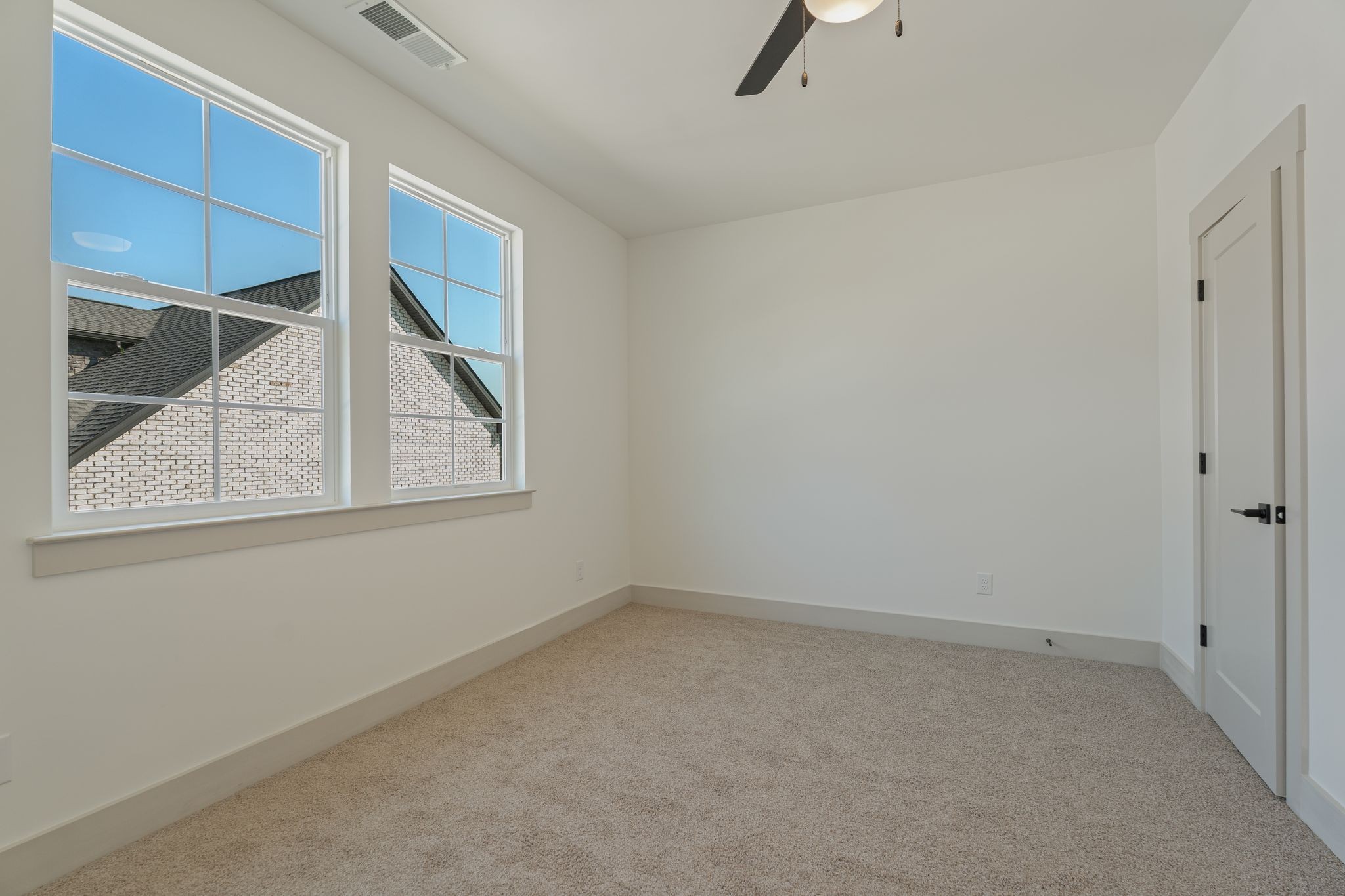 5509 East Overall Creek Road Rockvale, TN 37153 - Photo 25 of 36 an empty room with a window