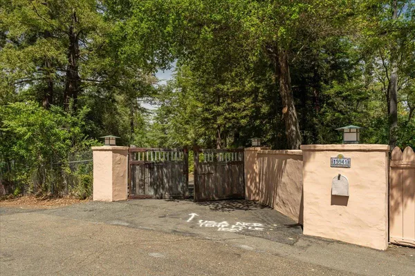 $8,998,888 | 19941 Sunset Drive, Saratoga, CA 95070