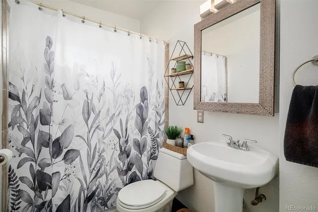 $525,000 | 1654 South Perry Street, Denver, CO 80219