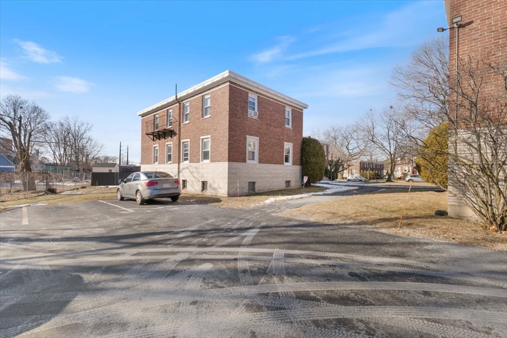 32 Newman Road, Unit ONE Malden, MA 02148 - Photo 4 of 20