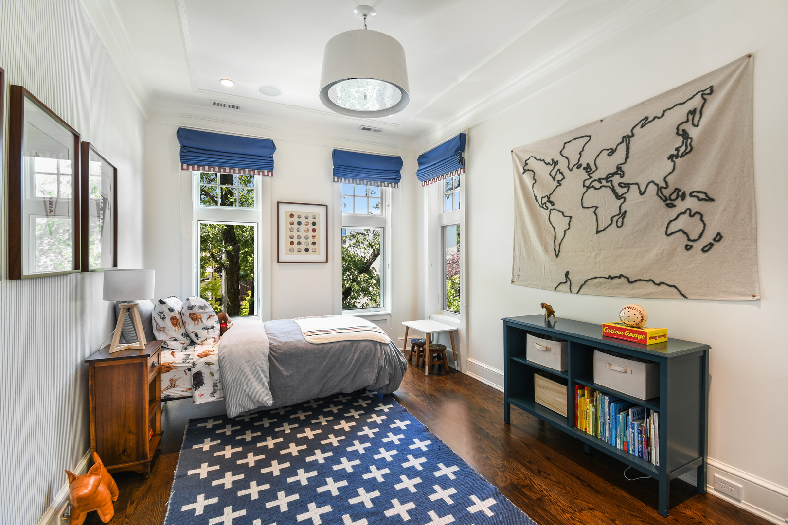 3751 North Greenview Avenue Chicago, IL 60613 - Photo 27 of 52 a bedroom with furniture and a window