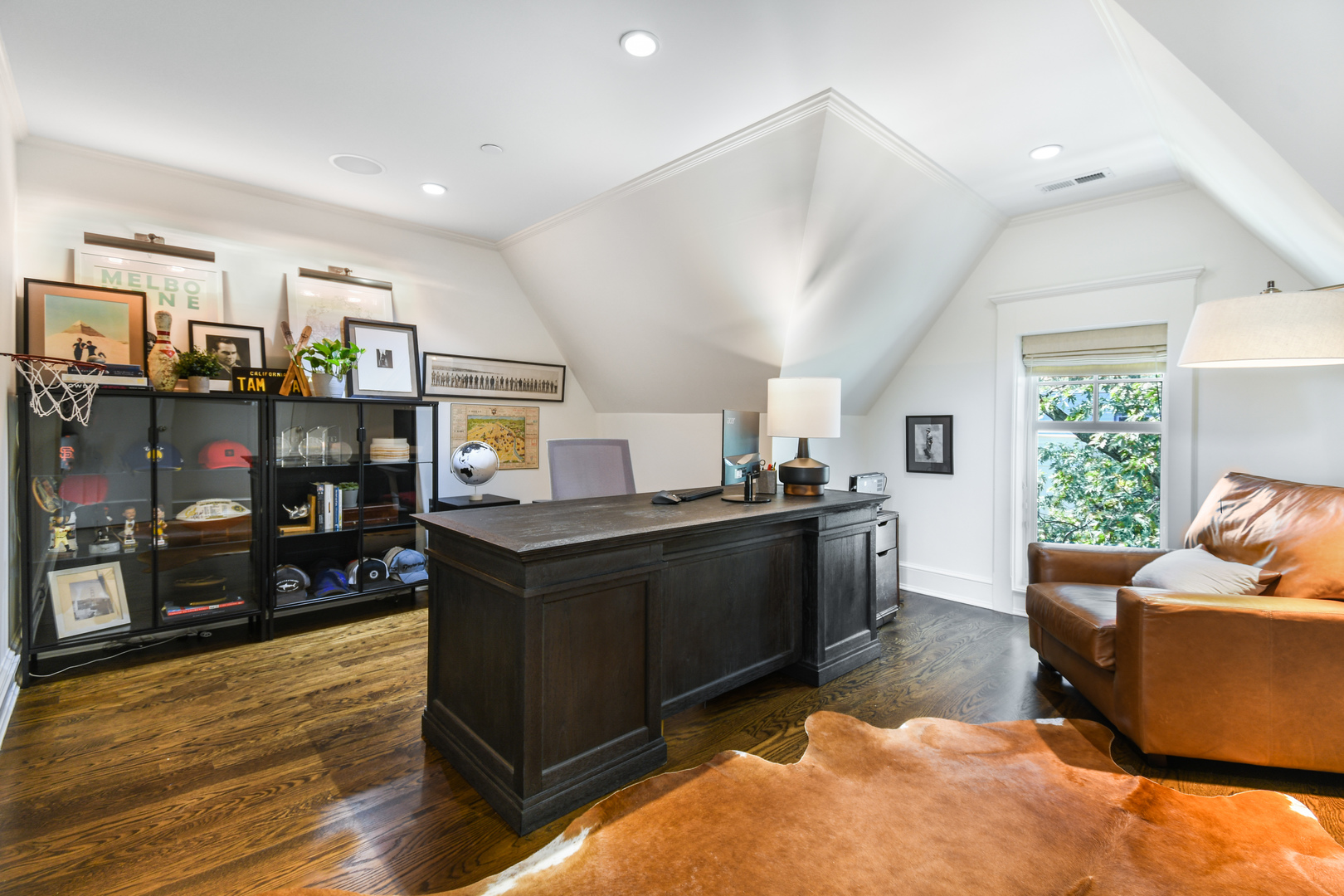 3751 North Greenview Avenue Chicago, IL 60613 - Photo 37 of 52 a living room with furniture and a flat screen tv