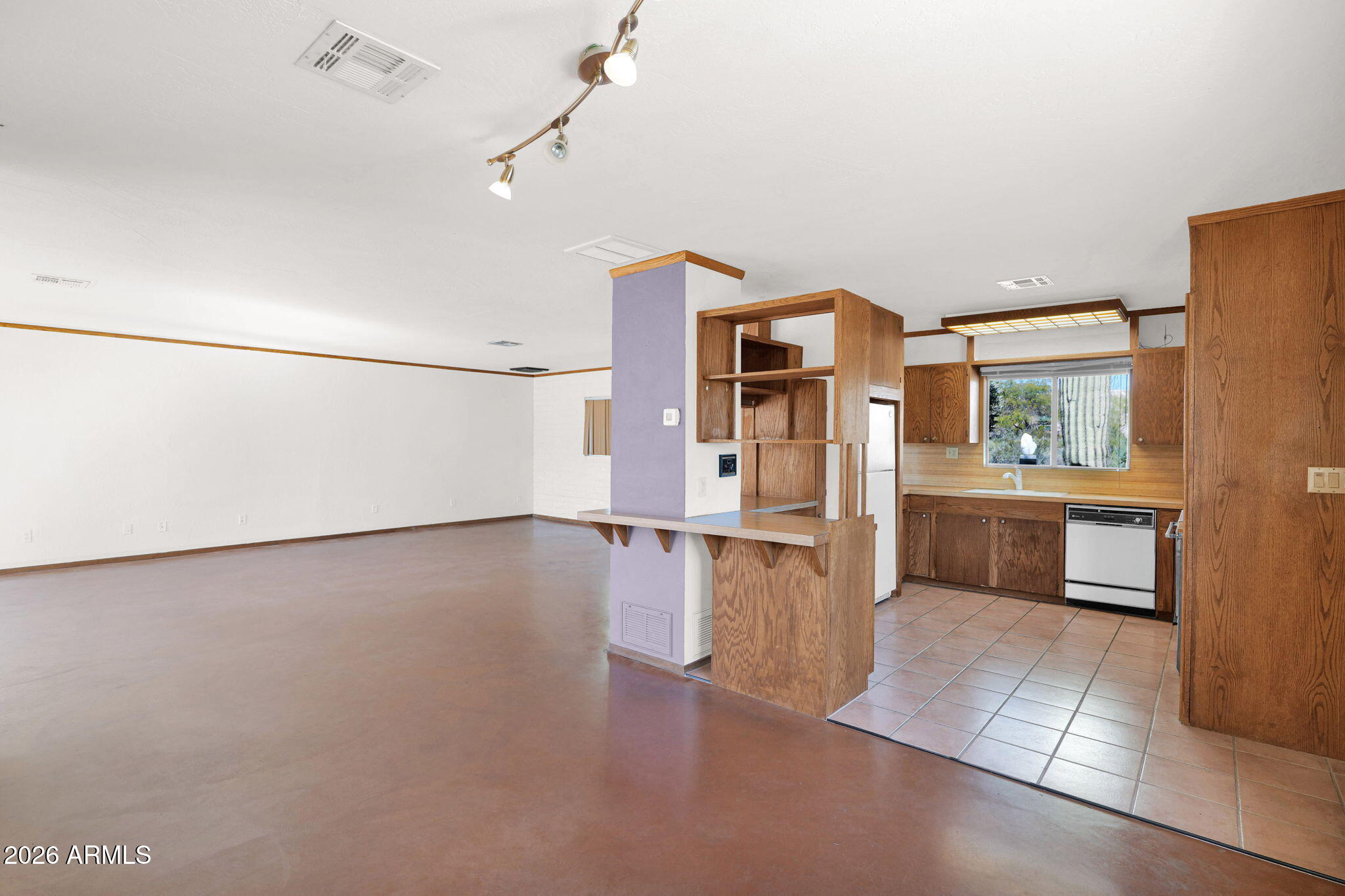 39402 North Spur Cross Road Cave Creek, AZ 85331 - Photo 7 of 28 Large Spaces