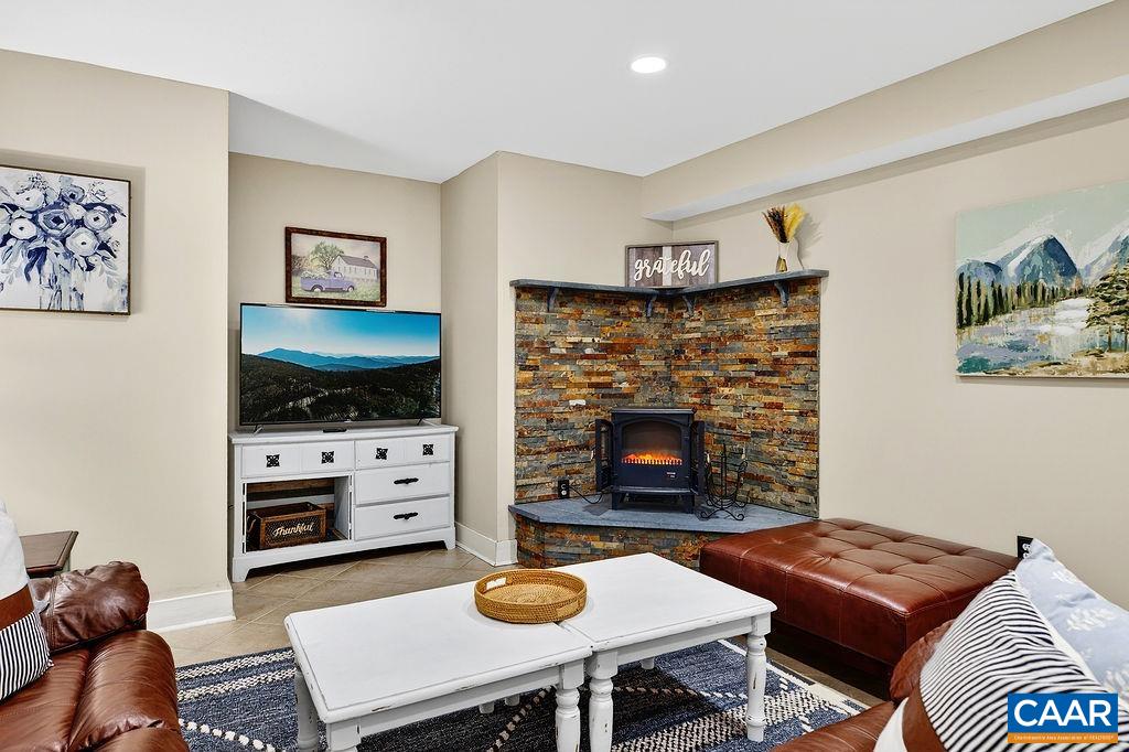 952 Blue Ridge Drive Roseland, VA 22967 - Photo 40 of 51