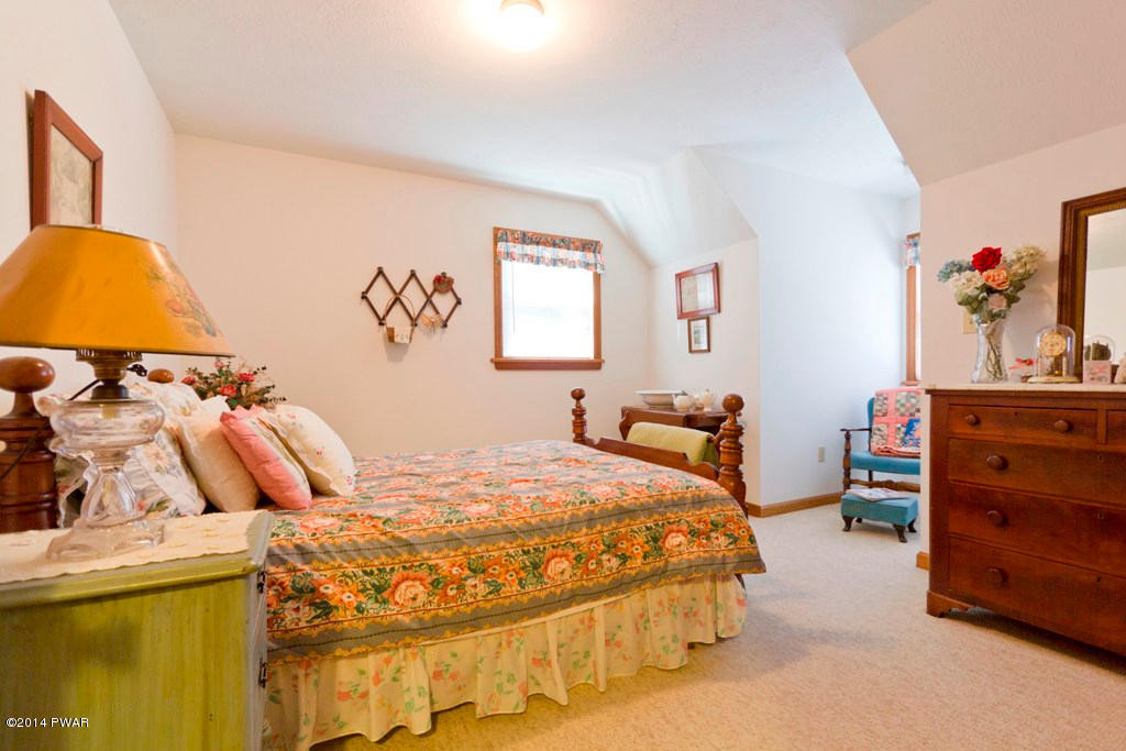 112 Sunset Way Milford, PA 18337 - Photo 23 of 44