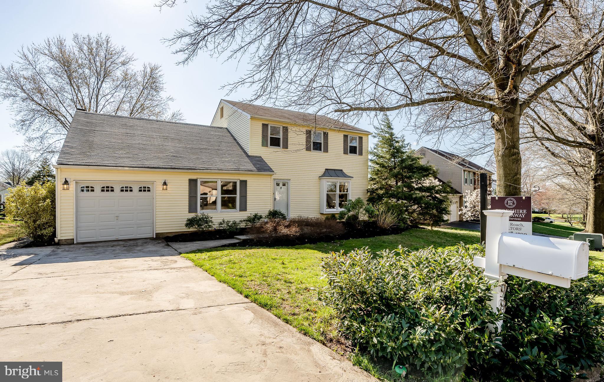 98 Heather Valley Road Holland, PA 18966 - Photo 1 of 34 Exterior Front
