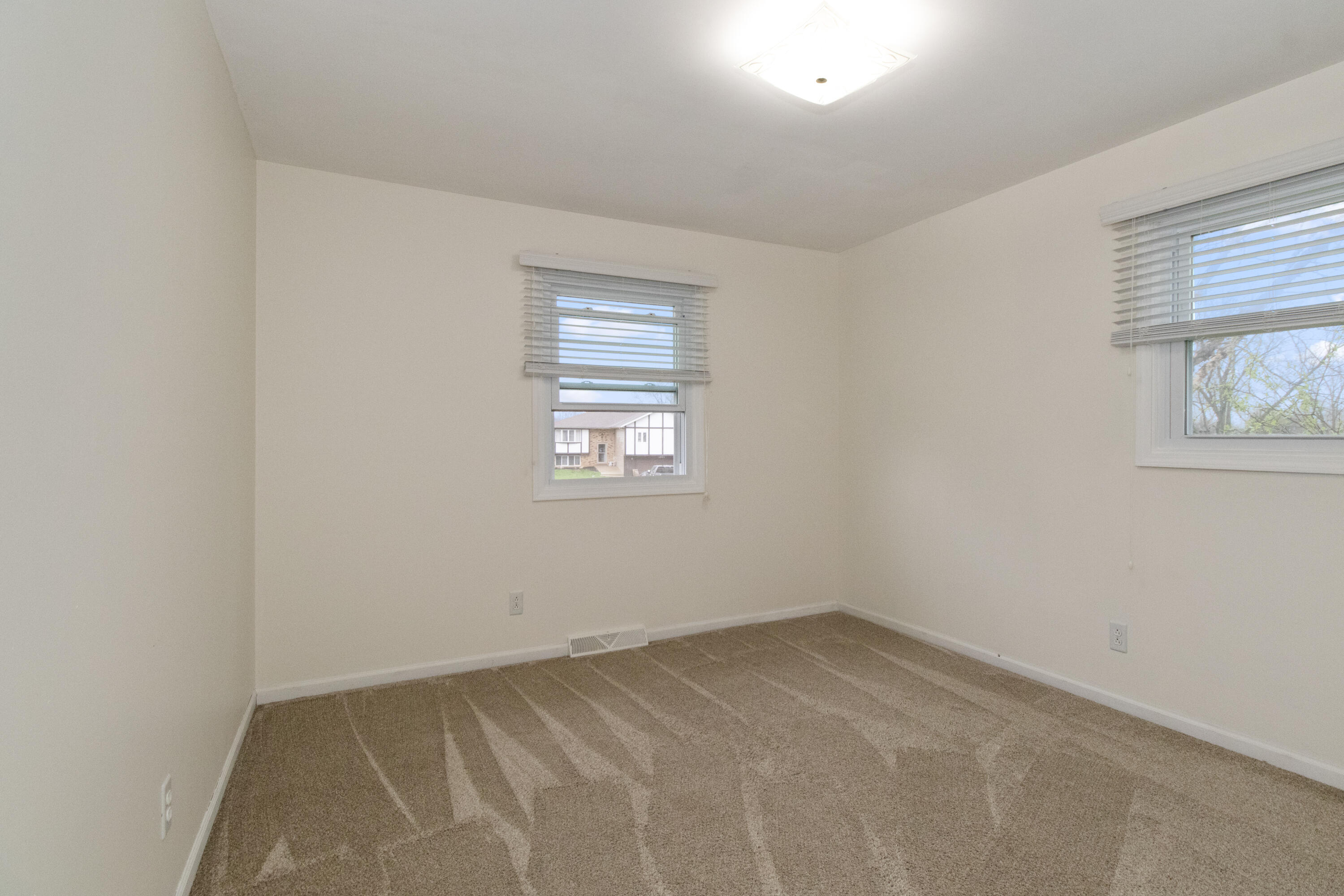 1802 Forest Lane Crown Point, IN 46307 - Photo 20 of 45 2999x2000