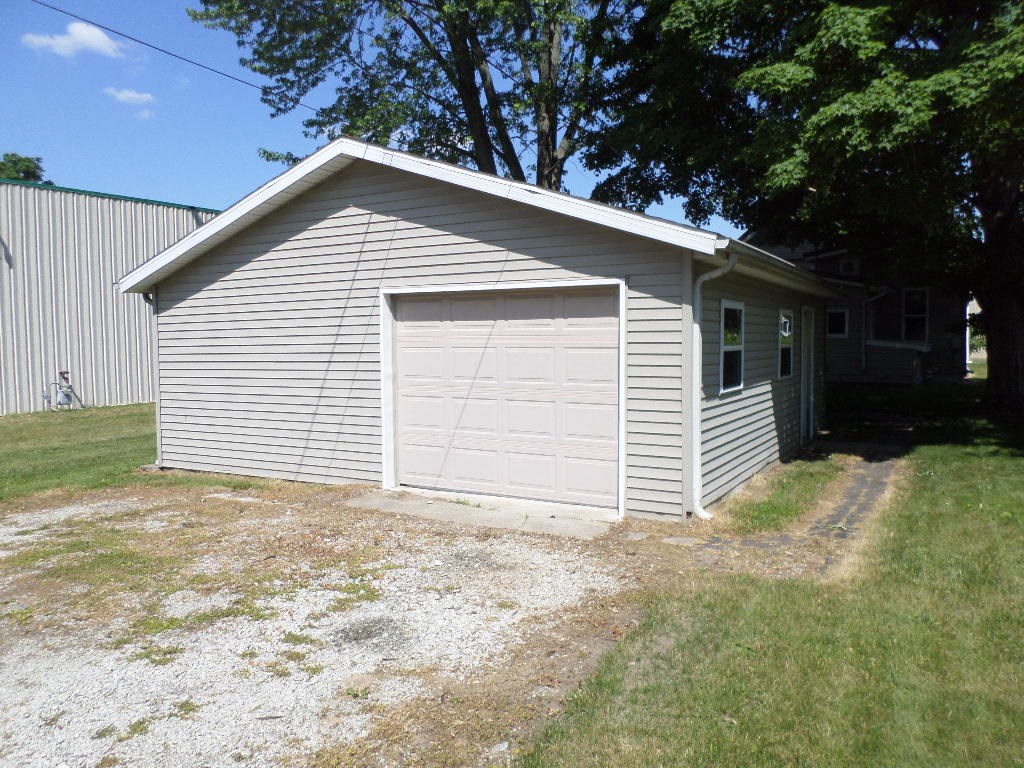 1520 Main Street Rochester, IN 46975 - Photo 3 of 11