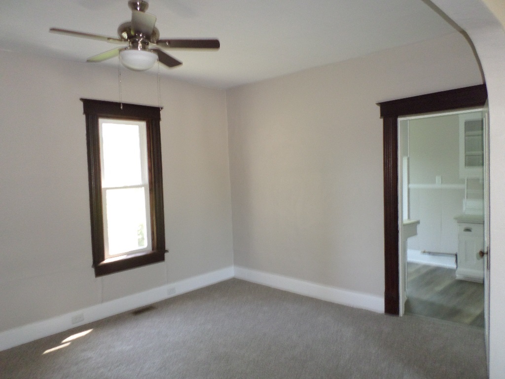 1520 Main Street Rochester, IN 46975 - Photo 6 of 11