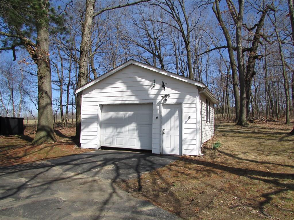 101 Century Farm Road Clinton, PA 15026 - Photo 6 of 24 1 car detached garage.
