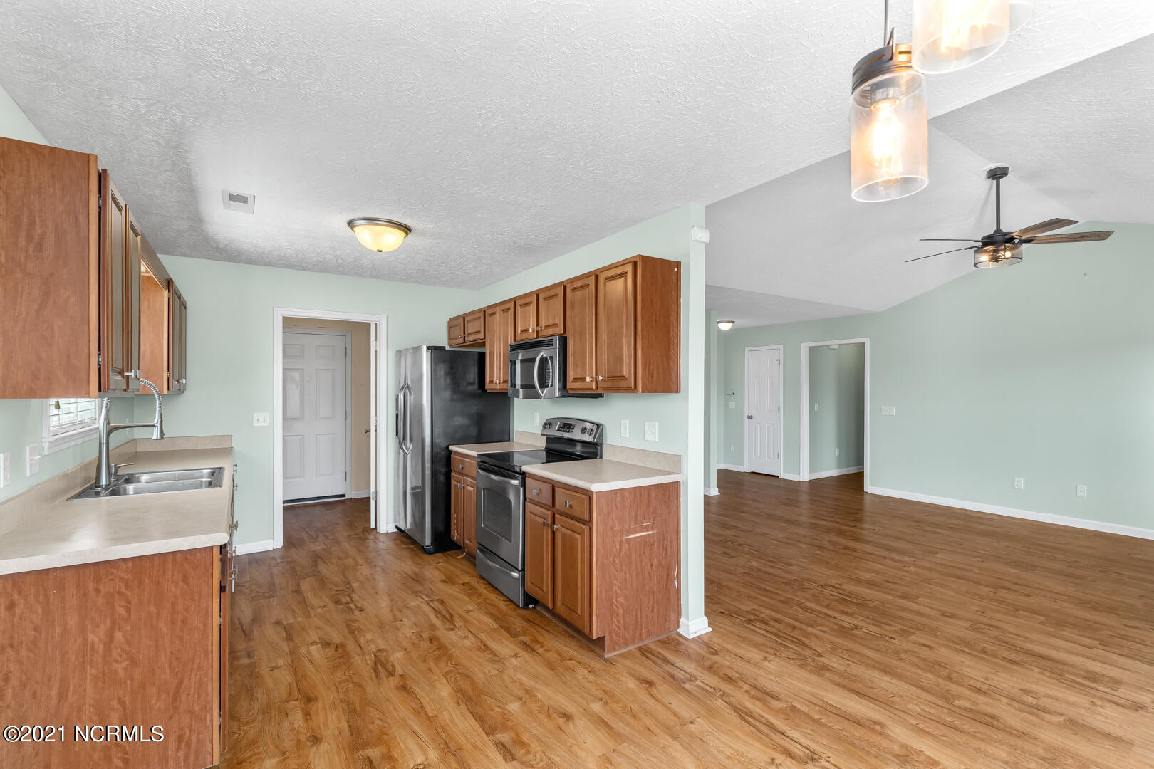 236 Red Carnation Drive Holly Ridge, NC 28445 - Photo 13 of 37 16