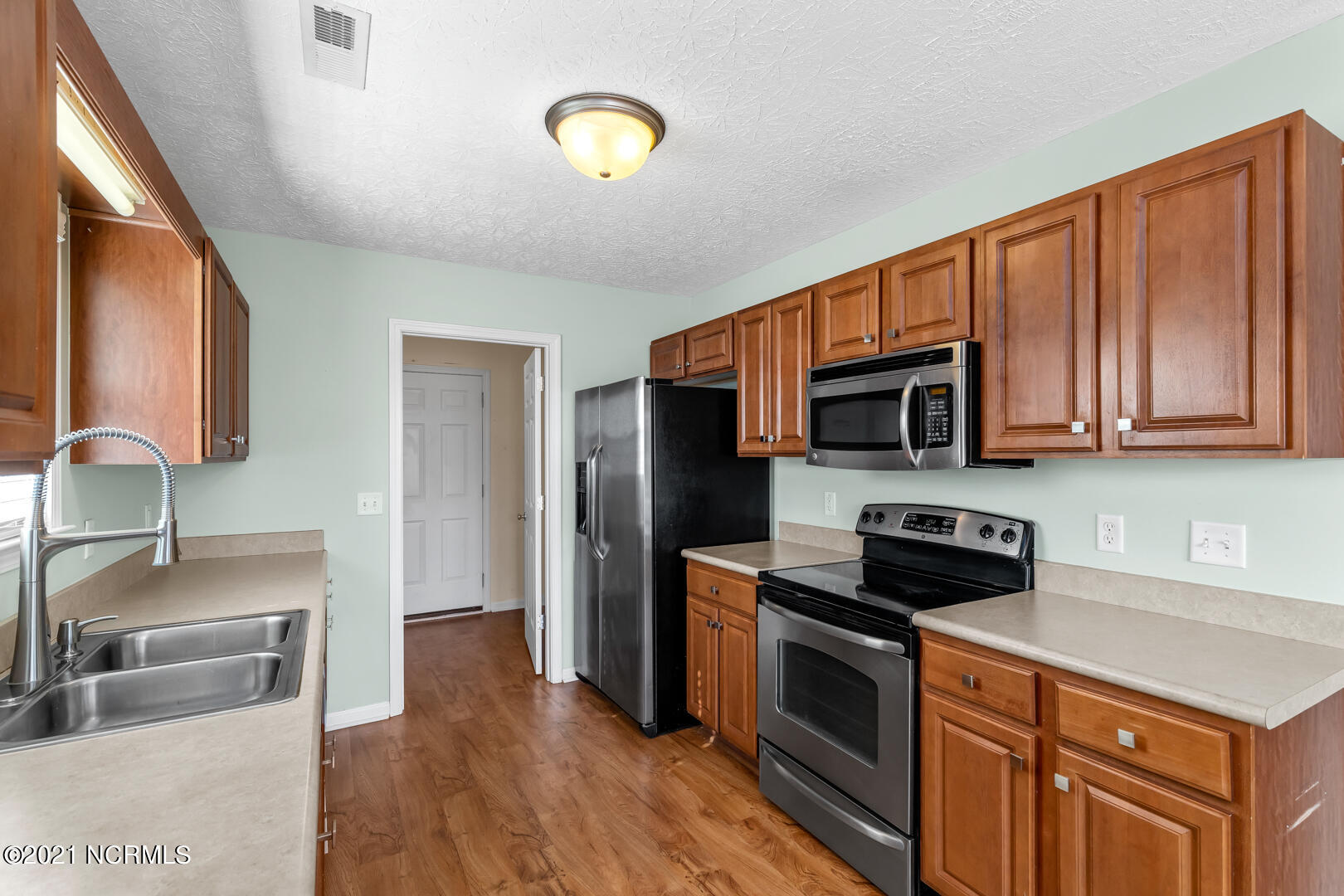 236 Red Carnation Drive Holly Ridge, NC 28445 - Photo 14 of 37 17