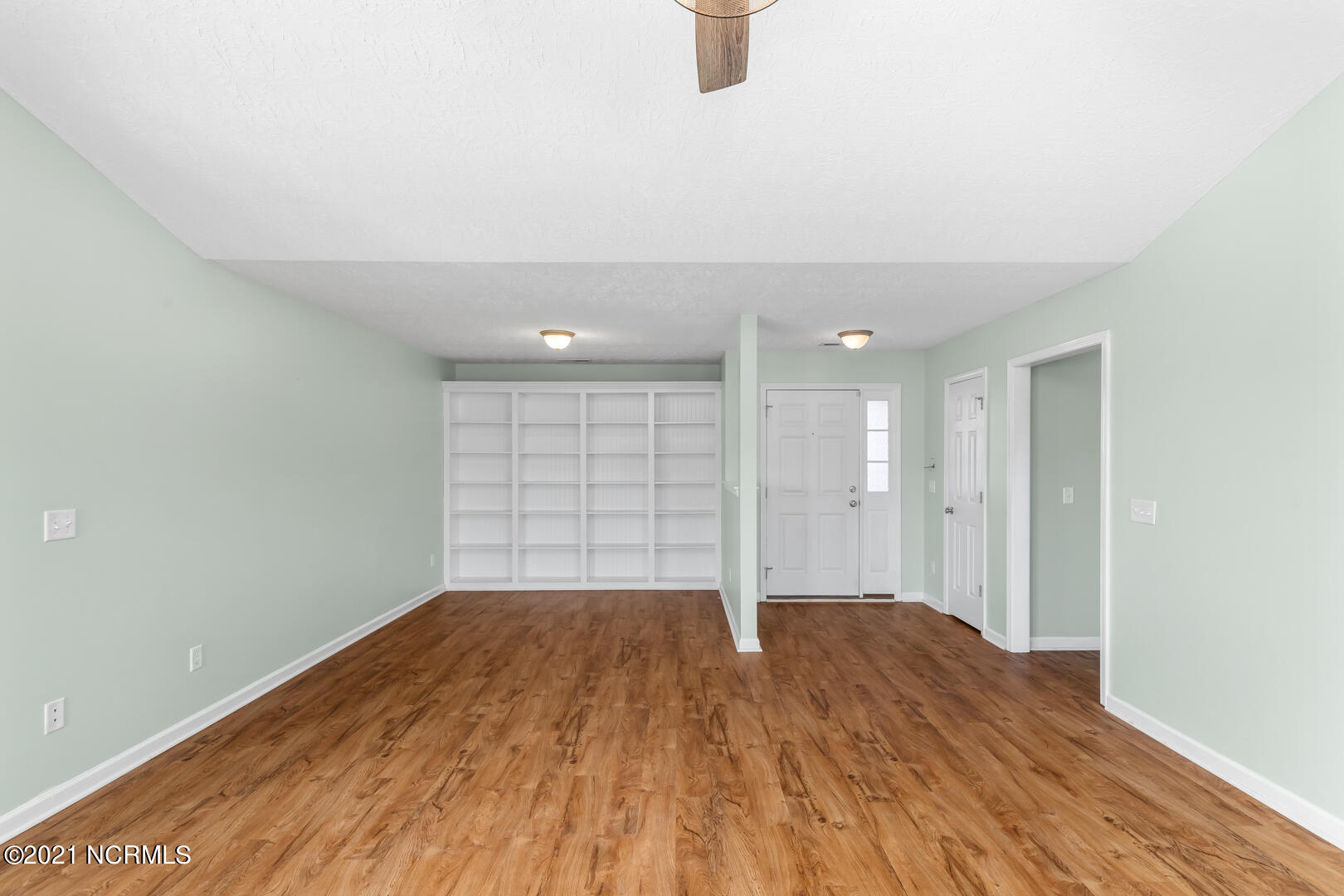 236 Red Carnation Drive Holly Ridge, NC 28445 - Photo 5 of 37 7