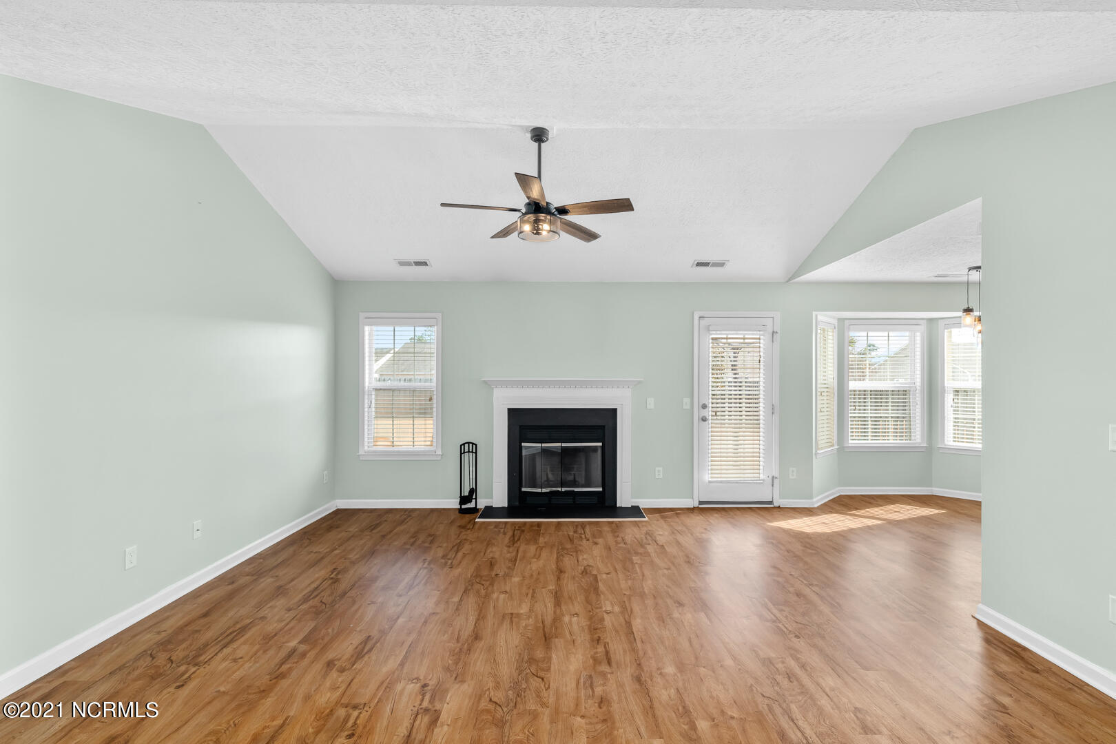 236 Red Carnation Drive Holly Ridge, NC 28445 - Photo 10 of 37 12