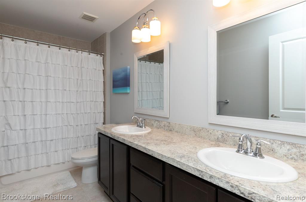 830 Cumberland Ridge Court Rochester, MI 48307 - Photo 32 of 39