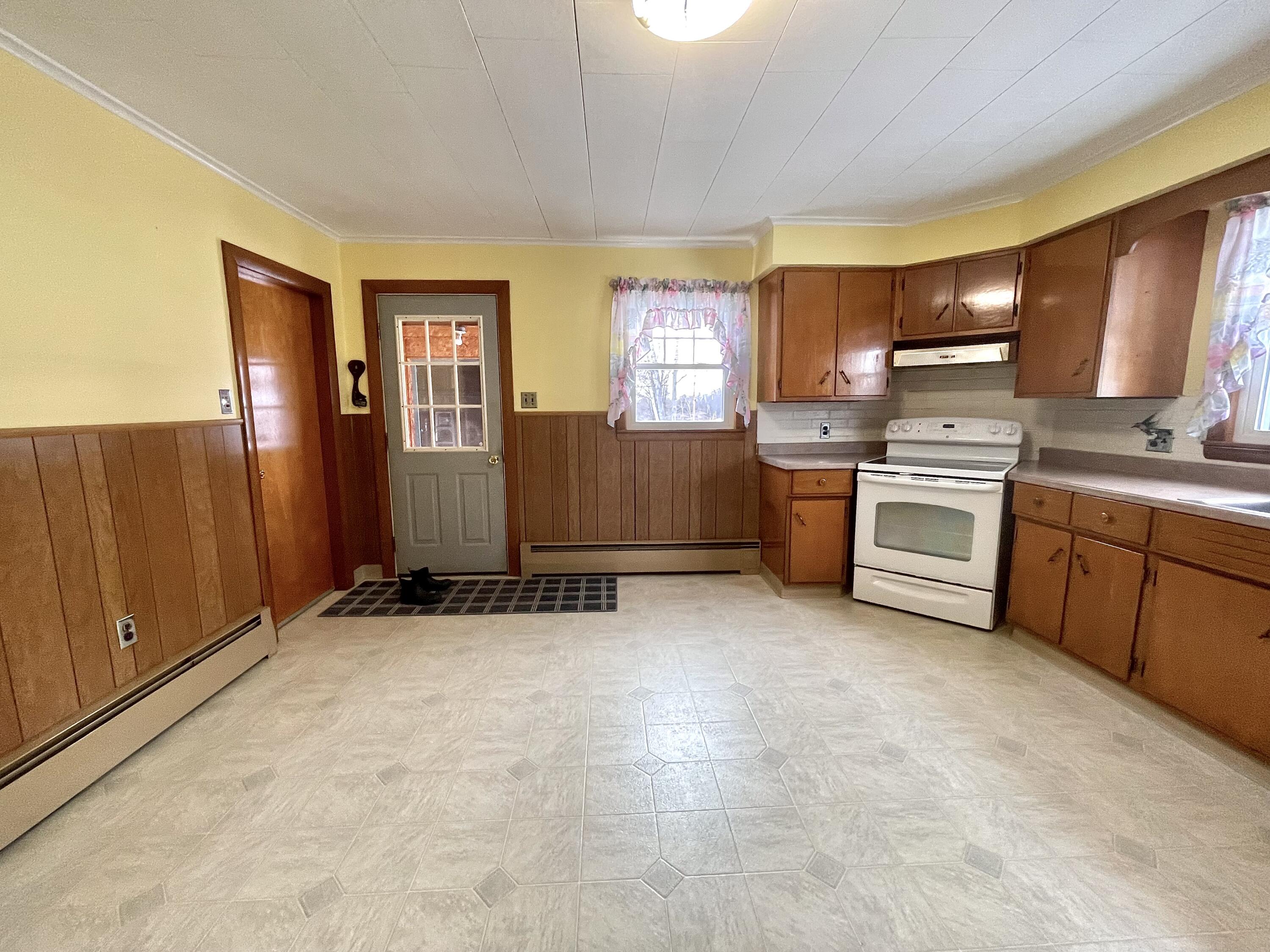 45 Vermont Street Millinocket, ME 04462 - Photo 16 of 37 IMG_7802