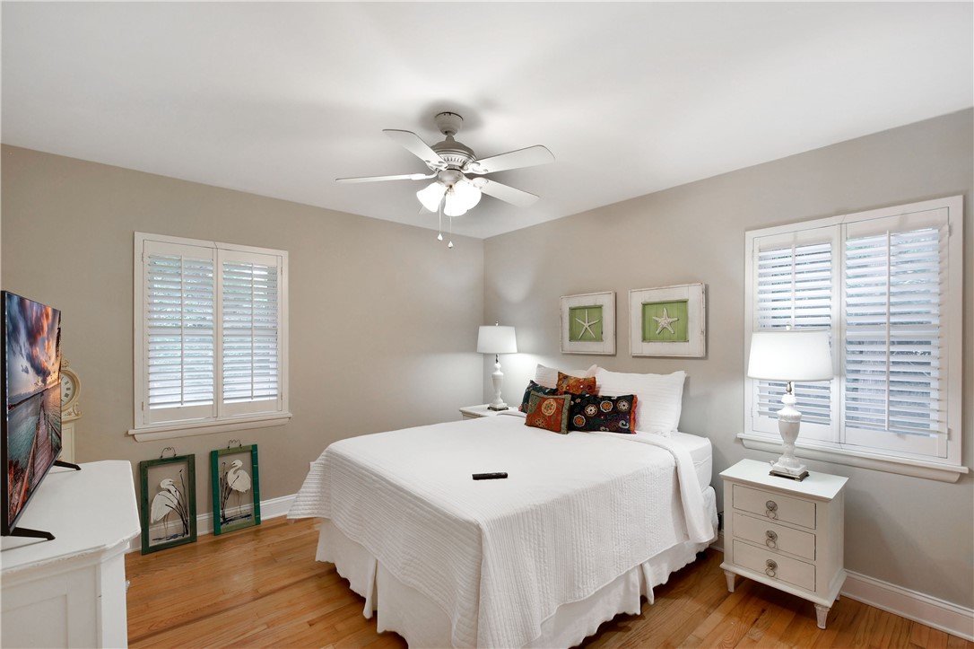 106 Dodge Road St. Simons Island, GA 31522 - Photo 14 of 24 Guest bedroom