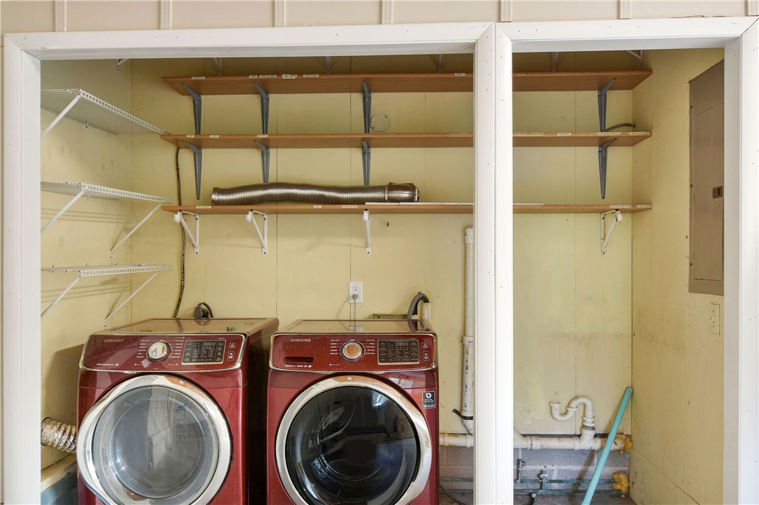 106 Dodge Road St. Simons Island, GA 31522 - Photo 23 of 24 Laundry area