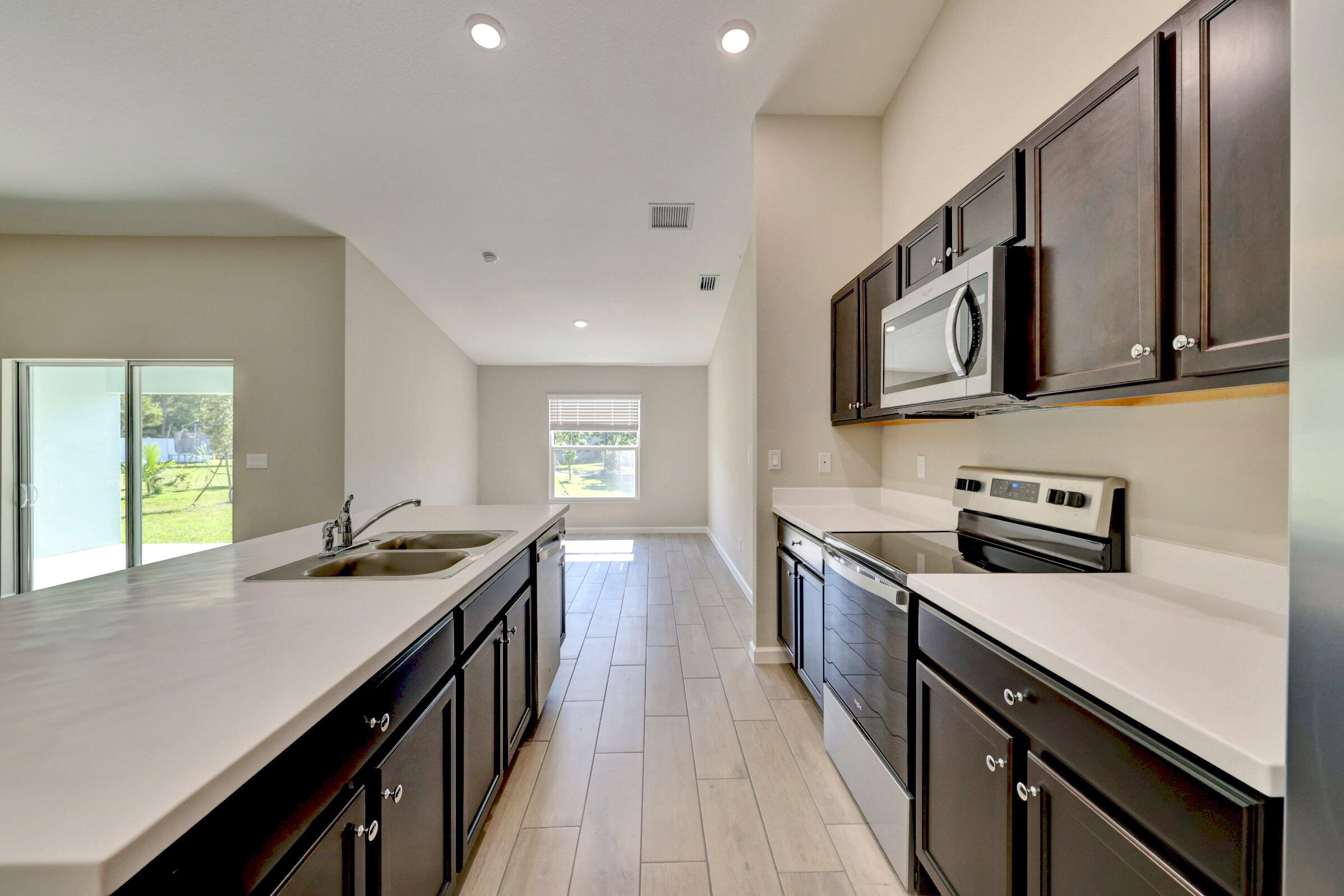 528 Southwest Undallo Road Port St. Lucie, FL 34953 - Photo 11 of 40 11_632a4955_6_7_8_9