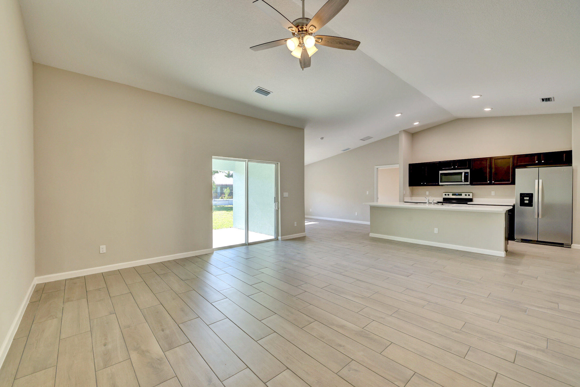 528 Southwest Undallo Road Port St. Lucie, FL 34953 - Photo 7 of 40 07_632a4935_6_7_8_9