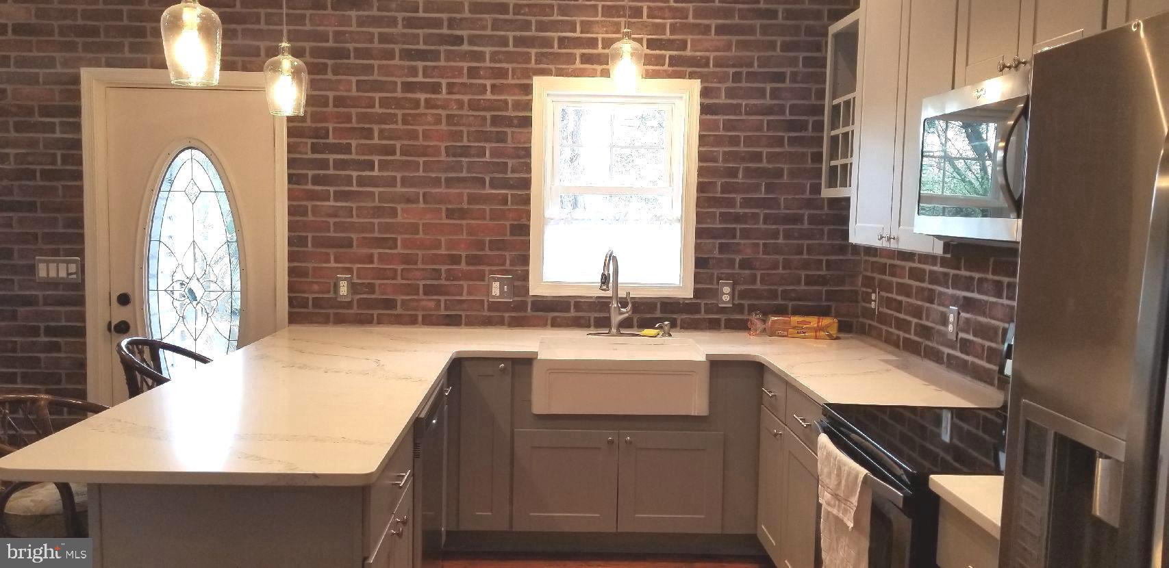 28 Alloway Aldine Road Alloway, NJ 08001 - Photo 4 of 27 Custom Kitchen w/ Farmhouse sink