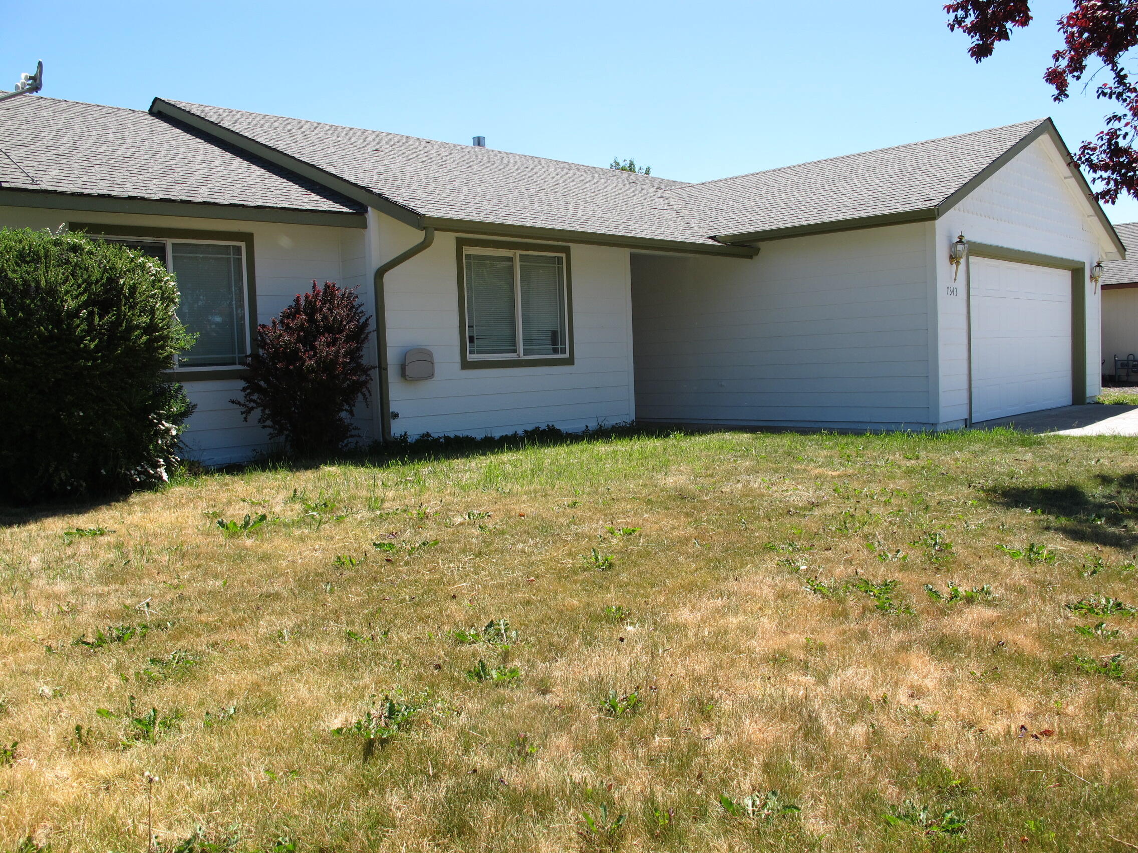 7343 Ruth Drive Klamath Falls, OR 97603 - Photo 4 of 21 IMG_2876