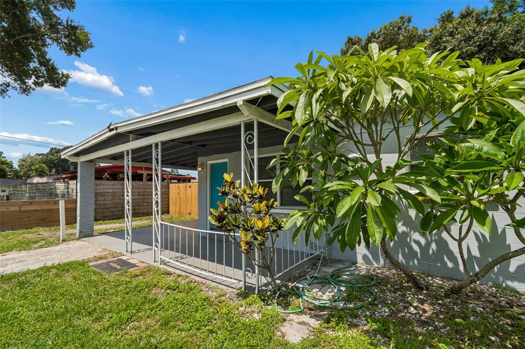 11136 104th Street Largo, FL 33773 - Photo 3 of 24