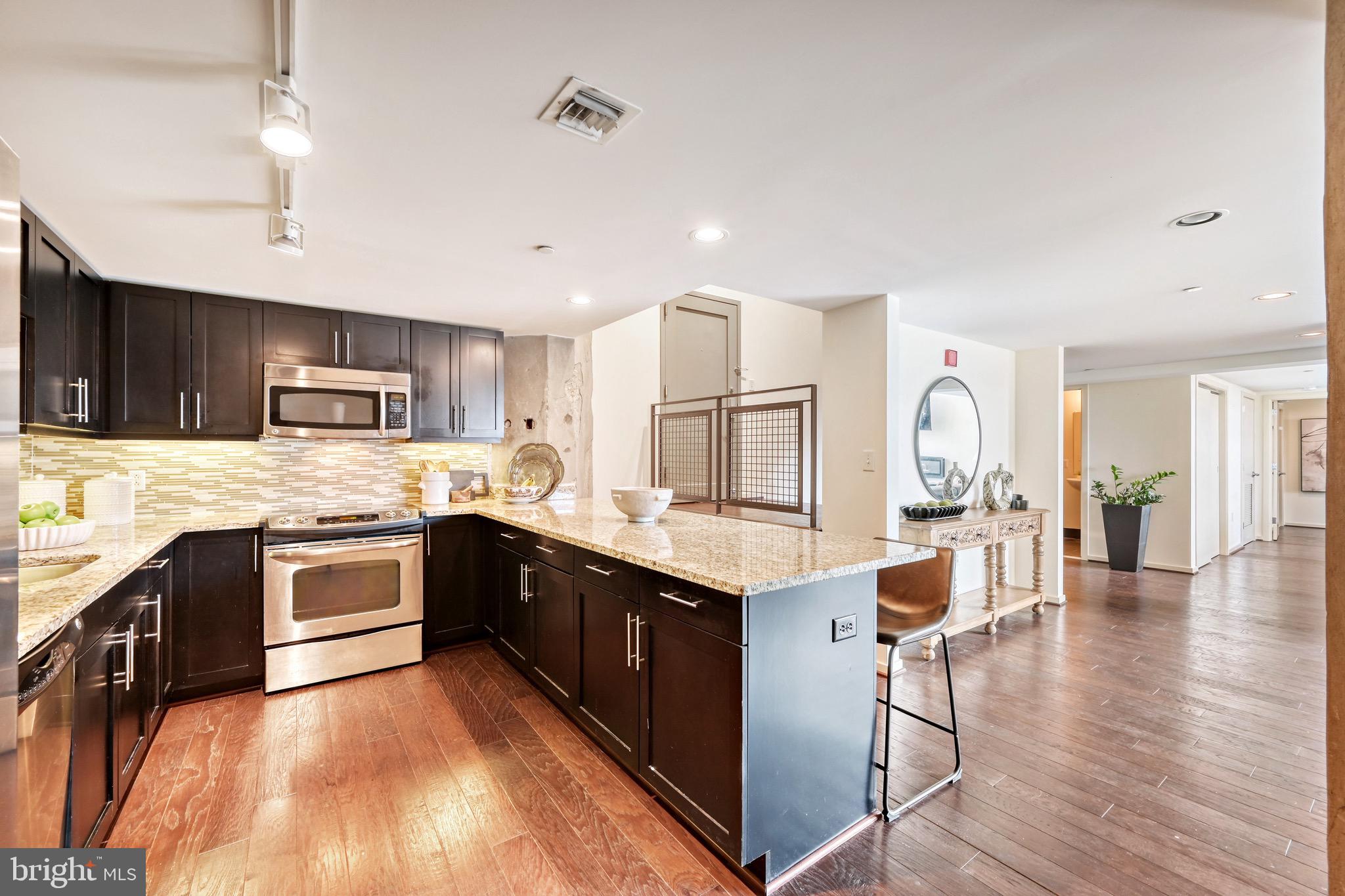 1200 Steuart Street, Unit 1111 Baltimore, MD 21230 - Photo 16 of 49