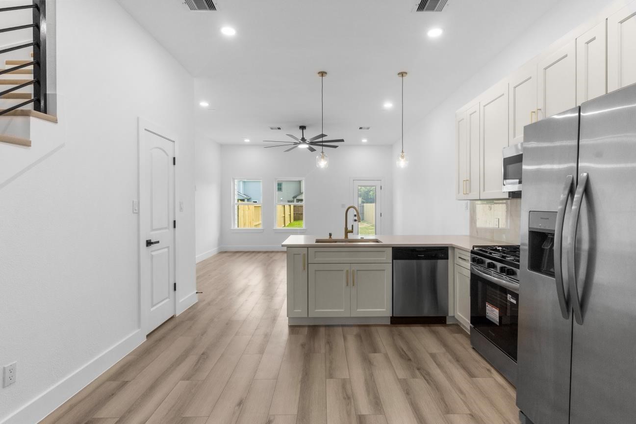 4412 Alvin Street, Unit A Houston, TX 77051 - Photo 2 of 24