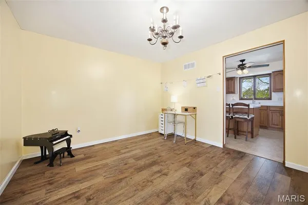 $319,900 | 484 West Pike Drive, Highland, IL 62249