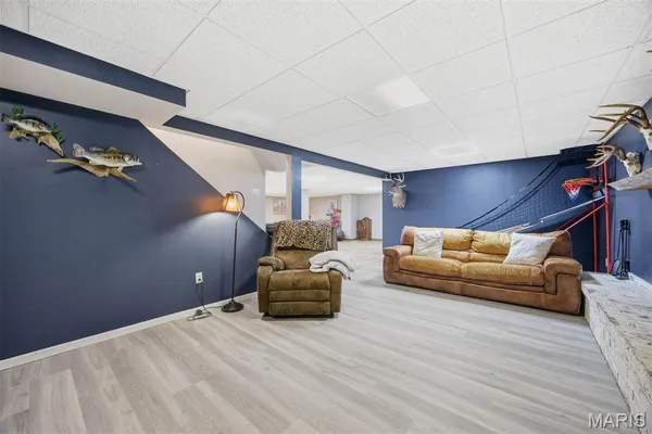 $319,900 | 484 West Pike Drive, Highland, IL 62249