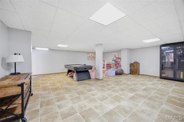 $319,900 | 484 West Pike Drive, Highland, IL 62249