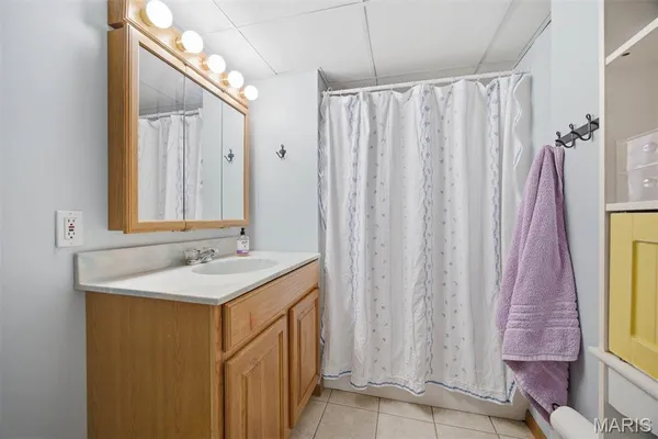 $319,900 | 484 West Pike Drive, Highland, IL 62249