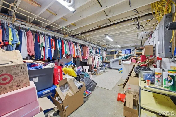 $319,900 | 484 West Pike Drive, Highland, IL 62249