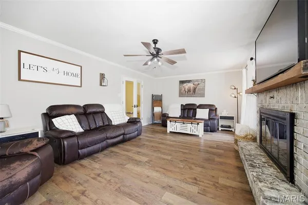 $319,900 | 484 West Pike Drive, Highland, IL 62249