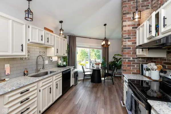 $285,000 | 8560 North 8th Place, West Terre Haute, IN 47885