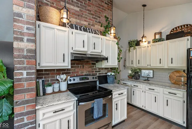 $310,000 | 8560 North 8th Place, West Terre Haute, IN 47885