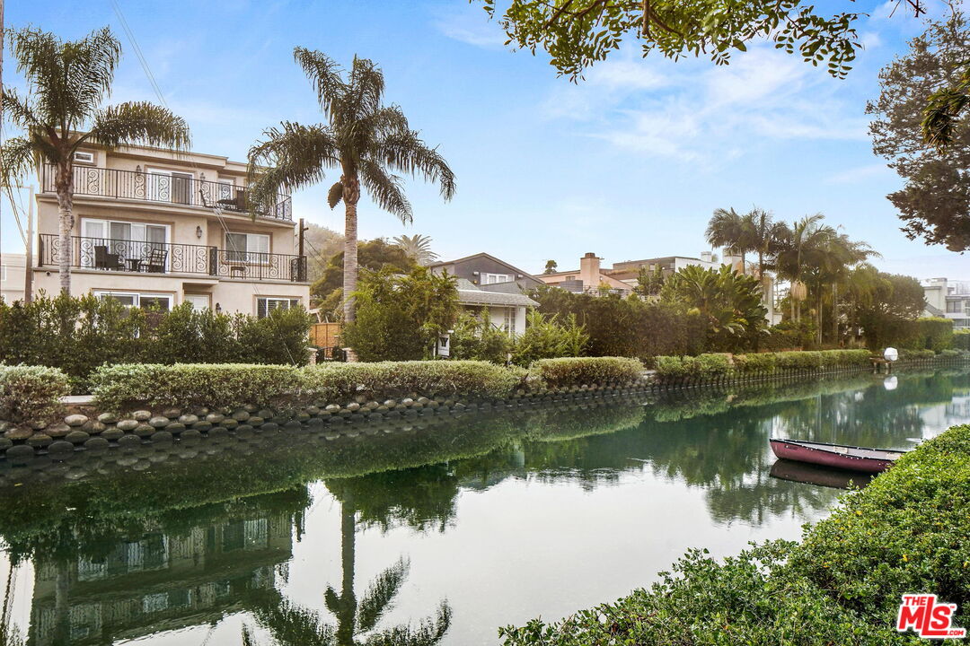 3000 Grand Canal Venice Ca  